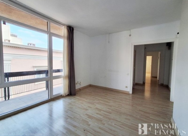 <es>SALÓN-COMEDOR</es><ca>SALÓN-COMEDOR</ca><en>SALÓN-COMEDOR</en><fr>SALÓN-COMEDOR</fr>