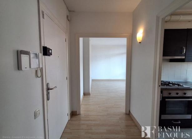 <es>ENTRADA Y PASILLO</es><ca>ENTRADA Y PASILLO</ca><en>ENTRADA Y PASILLO</en><fr>ENTRADA Y PASILLO</fr>