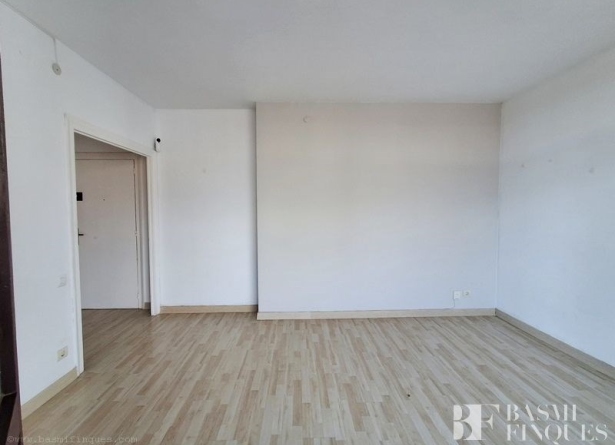 <es>SALÓN-COMEDOR</es><ca>SALÓN-COMEDOR</ca><en>SALÓN-COMEDOR</en><fr>SALÓN-COMEDOR</fr>