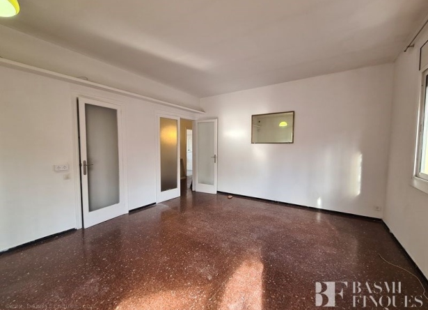 <es>SALÓN-COMEDOR</es><ca>SALÓN-COMEDOR</ca><en>SALÓN-COMEDOR</en><fr>SALÓN-COMEDOR</fr>