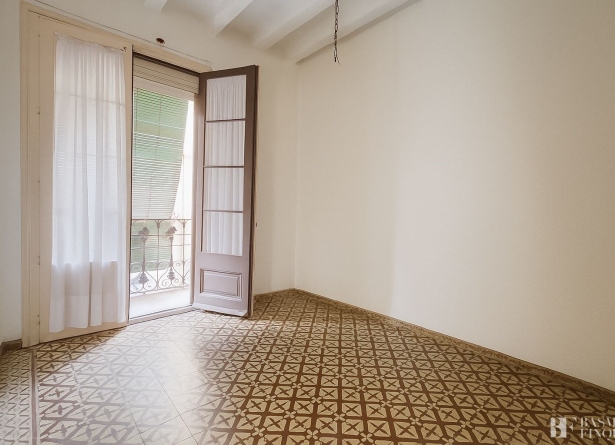 <es>SALÓN-COMEDOR</es><ca>SALÓN-COMEDOR</ca><en>SALÓN-COMEDOR</en><fr>SALÓN-COMEDOR</fr>