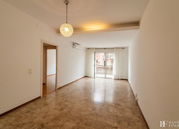 <es>SALÓN-COMEDOR</es><ca>SALÓN-COMEDOR</ca><en>SALÓN-COMEDOR</en><fr>SALÓN-COMEDOR</fr>