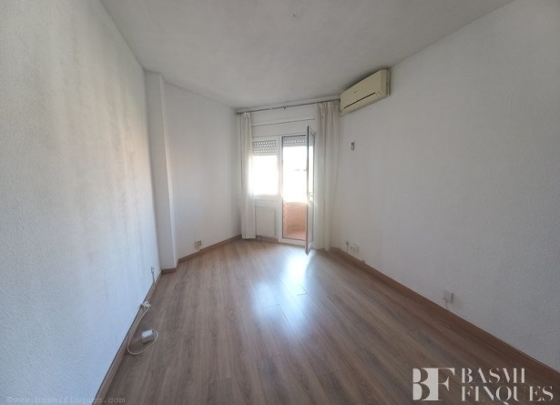 <es>SALÓN-COMEDOR</es><ca>SALÓN-COMEDOR</ca><en>SALÓN-COMEDOR</en><fr>SALÓN-COMEDOR</fr>