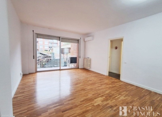 <es>SALÓN-COMEDOR</es><ca>SALÓN-COMEDOR</ca><en>SALÓN-COMEDOR</en><fr>SALÓN-COMEDOR</fr>