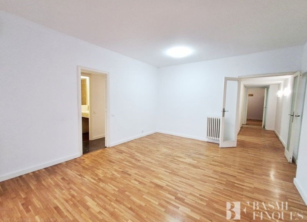 <es>SALÓN-COMEDOR</es><ca>SALÓN-COMEDOR</ca><en>SALÓN-COMEDOR</en><fr>SALÓN-COMEDOR</fr>