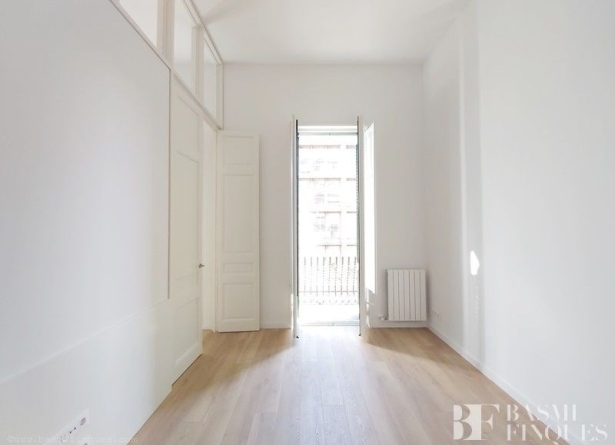 <es>SALÓN-COMEDOR</es><ca>SALÓN-COMEDOR</ca><en>SALÓN-COMEDOR</en><fr>SALÓN-COMEDOR</fr>