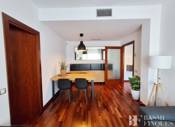 <es>SALÓN-COMEDOR</es><ca>SALÓN-COMEDOR</ca><en>SALÓN-COMEDOR</en><fr>SALÓN-COMEDOR</fr>