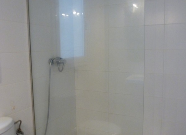 <es>baño1</es><ca>baño1</ca><en>baño1</en><fr>baño1</fr>