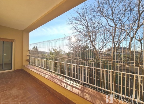 <es>TERRAZA</es><ca>Terrassa</ca><en>TERRAZA</en><fr>TERRAZA</fr>