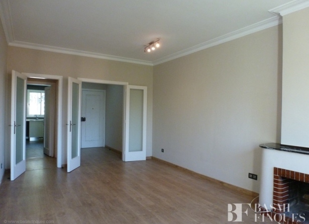 <es>SALÓN-COMEDOR</es><ca>SALÓN-COMEDOR</ca><en>SALÓN-COMEDOR</en><fr>SALÓN-COMEDOR</fr>