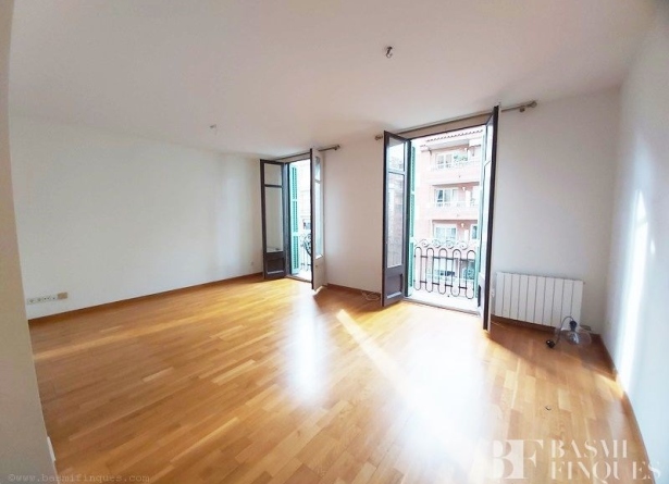 <es>SALÓN-COMEDOR</es><ca>SALÓN-COMEDOR</ca><en>SALÓN-COMEDOR</en><fr>SALÓN-COMEDOR</fr>