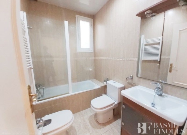 <es>BAÑO </es><ca>BAÑO </ca><en>BAÑO </en><fr>BAÑO </fr>