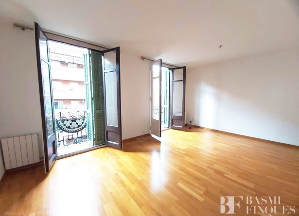 <es>SALÓN-COMEDOR</es><ca>SALÓN-COMEDOR</ca><en>SALÓN-COMEDOR</en><fr>SALÓN-COMEDOR</fr>