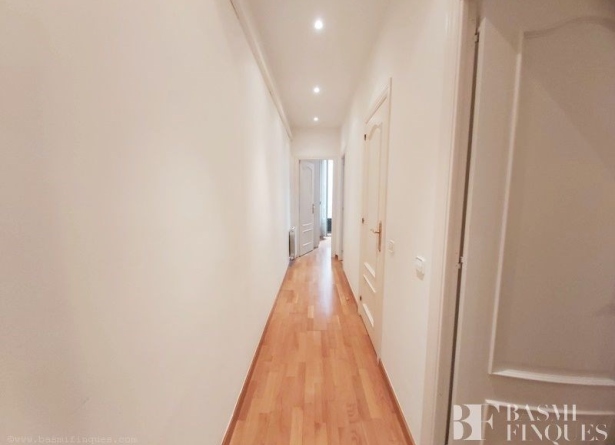 <es>PASILLO</es><ca>PASILLO</ca><en>PASILLO</en><fr>PASILLO</fr>