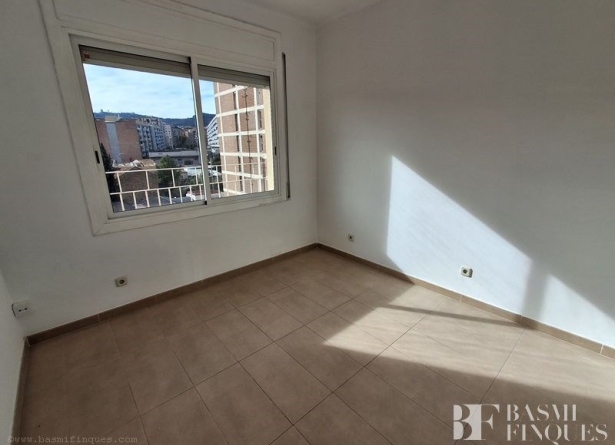 <es>SALÓN-COMEDOR</es><ca>SALÓN-COMEDOR</ca><en>SALÓN-COMEDOR</en><fr>SALÓN-COMEDOR</fr>