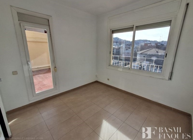 <es>SALÓN-COMEDOR</es><ca>SALÓN-COMEDOR</ca><en>SALÓN-COMEDOR</en><fr>SALÓN-COMEDOR</fr>