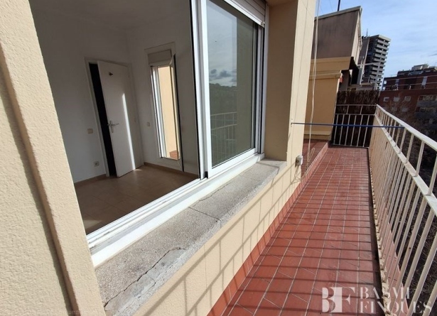 <es>TERRAZA</es><ca>Terrassa</ca><en>TERRAZA</en><fr>TERRAZA</fr>