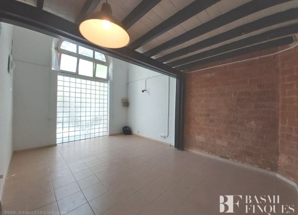 <es>SALÓN-COMEDOR</es><ca>SALÓN-COMEDOR</ca><en>SALÓN-COMEDOR</en><fr>SALÓN-COMEDOR</fr>