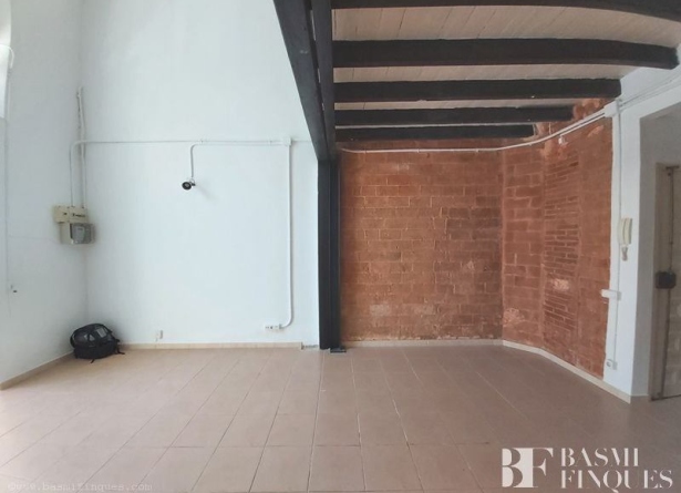 <es>SALÓN-COMEDOR</es><ca>SALÓN-COMEDOR</ca><en>SALÓN-COMEDOR</en><fr>SALÓN-COMEDOR</fr>