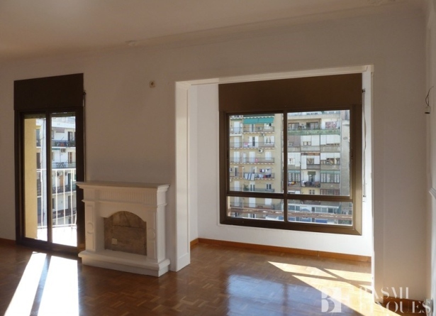 <es>SALÓN-COMEDOR</es><ca>SALÓN-COMEDOR</ca><en>SALÓN-COMEDOR</en><fr>SALÓN-COMEDOR</fr>