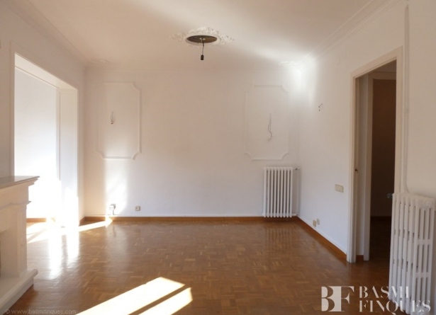 <es>SALÓN-COMEDOR</es><ca>SALÓN-COMEDOR</ca><en>SALÓN-COMEDOR</en><fr>SALÓN-COMEDOR</fr>