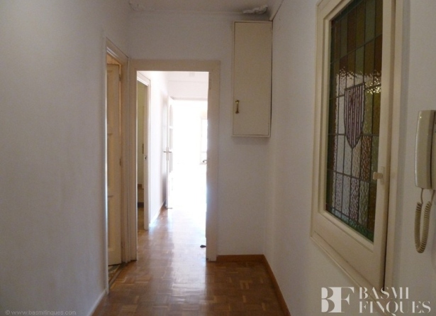 <es>PASILLO</es><ca>PASILLO</ca><en>PASILLO</en><fr>PASILLO</fr>