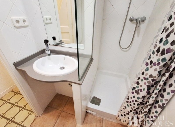 <es>BAÑO</es><ca>BAÑO</ca><en>BAÑO</en><fr>BAÑO</fr>