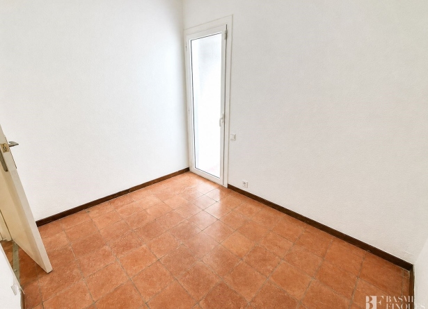 <es>HABTACIÓN INTERIOR</es><ca>HABTACIÓN INTERIOR</ca><en>HABTACIÓN INTERIOR</en><fr>HABTACIÓN INTERIOR</fr>