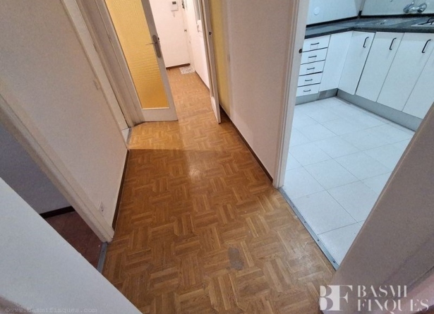 <es>PASILLO</es><ca>PASILLO</ca><en>PASILLO</en><fr>PASILLO</fr>