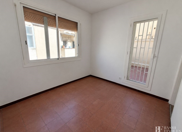 <es>SALÓN-COMEDOR</es><ca>SALÓN-COMEDOR</ca><en>SALÓN-COMEDOR</en><fr>SALÓN-COMEDOR</fr>