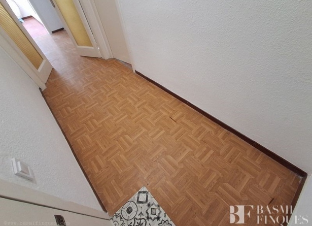 <es>ENTRADA Y PASILLO</es><ca>ENTRADA Y PASILLO</ca><en>ENTRADA Y PASILLO</en><fr>ENTRADA Y PASILLO</fr>