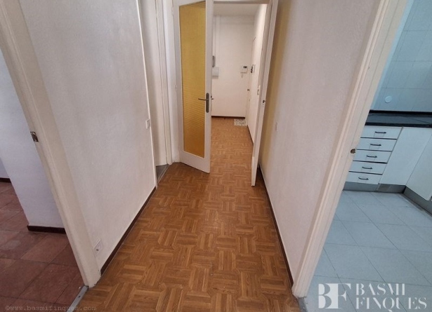 <es>PASILLO</es><ca>PASILLO</ca><en>PASILLO</en><fr>PASILLO</fr>