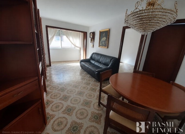 <es>Salón comedor</es><ca>Salón comedor</ca><en>Salón comedor</en><fr>Salón comedor</fr>
