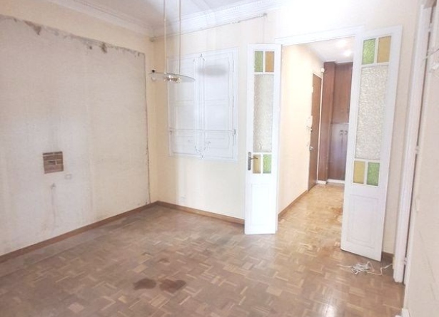 <es>SALÓN Y ENTRADA</es><ca>SALÓN Y ENTRADA</ca><en>SALÓN Y ENTRADA</en><fr>SALÓN Y ENTRADA</fr>