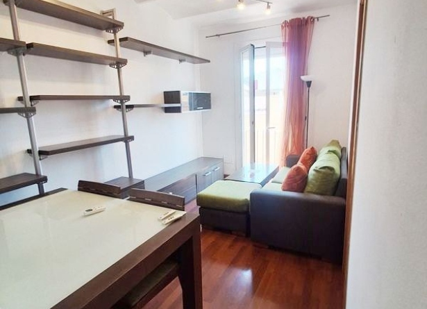 <es>SALÓN-COMEDOR</es><ca>SALÓN-COMEDOR</ca><en>SALÓN-COMEDOR</en><fr>SALÓN-COMEDOR</fr>
