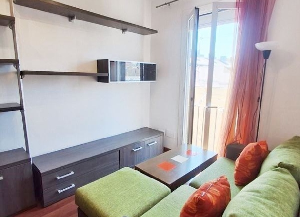<es>SALÓN-COMEDOR</es><ca>SALÓN-COMEDOR</ca><en>SALÓN-COMEDOR</en><fr>SALÓN-COMEDOR</fr>