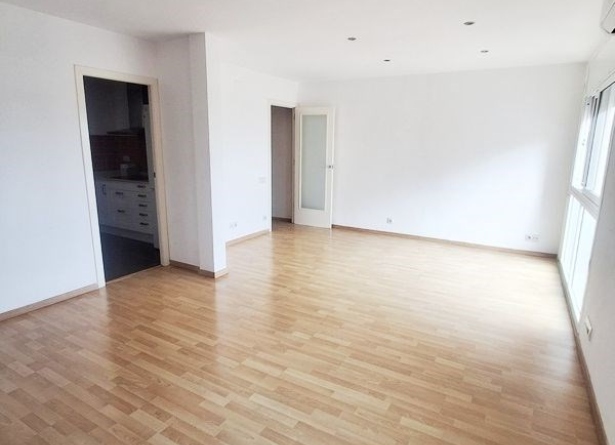 <es>SALÓN-COMEDOR</es><ca>SALÓN-COMEDOR</ca><en>SALÓN-COMEDOR</en><fr>SALÓN-COMEDOR</fr>